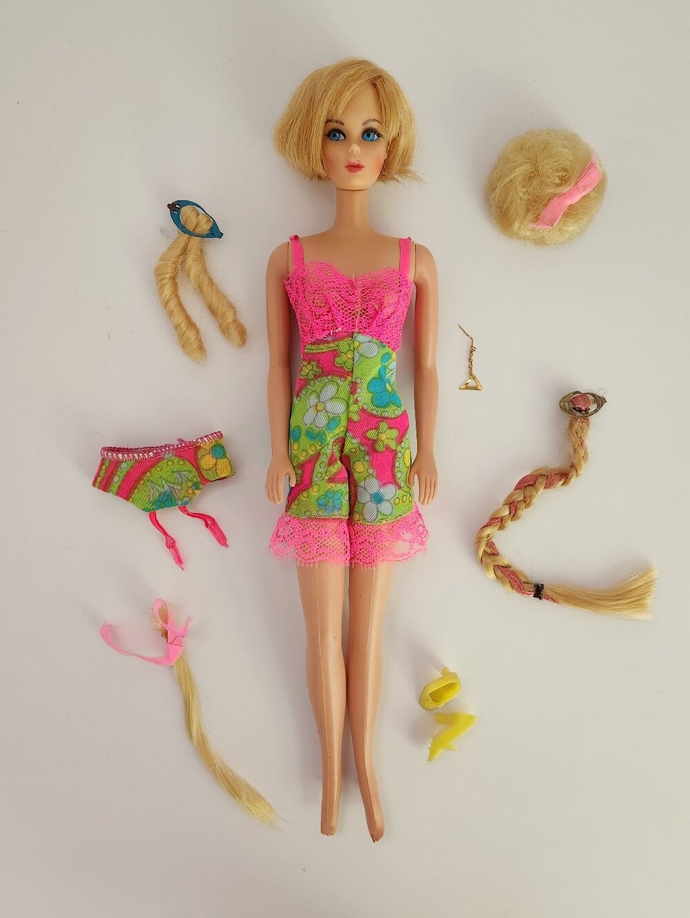Vintage 1960s High Color Hair Fair Barbie